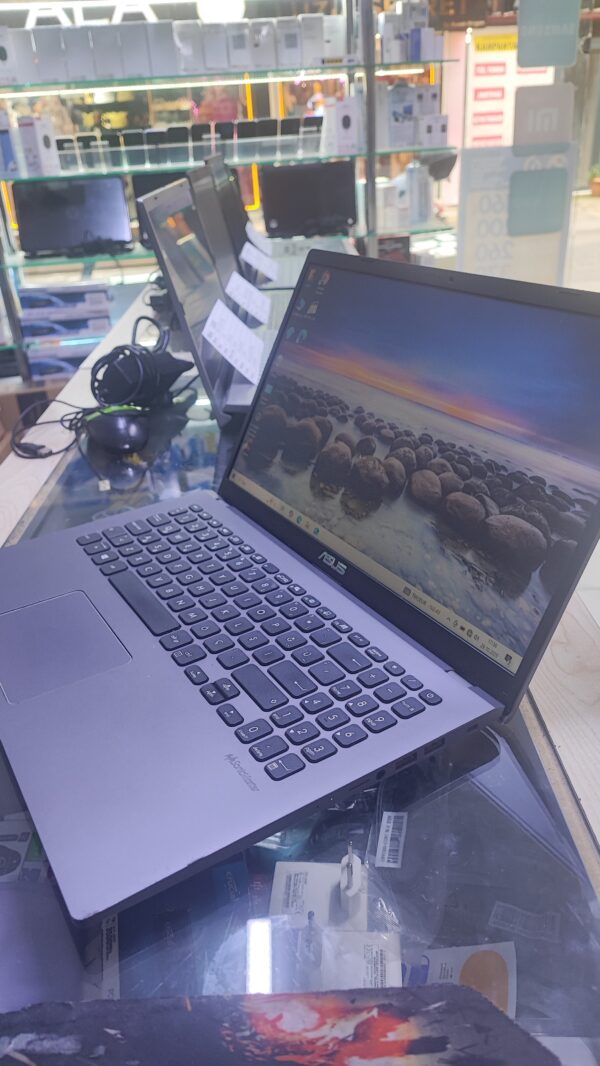 Asus D509Da 3 Ryzen 3 3250U-4GB-256GB SSD-15.6"