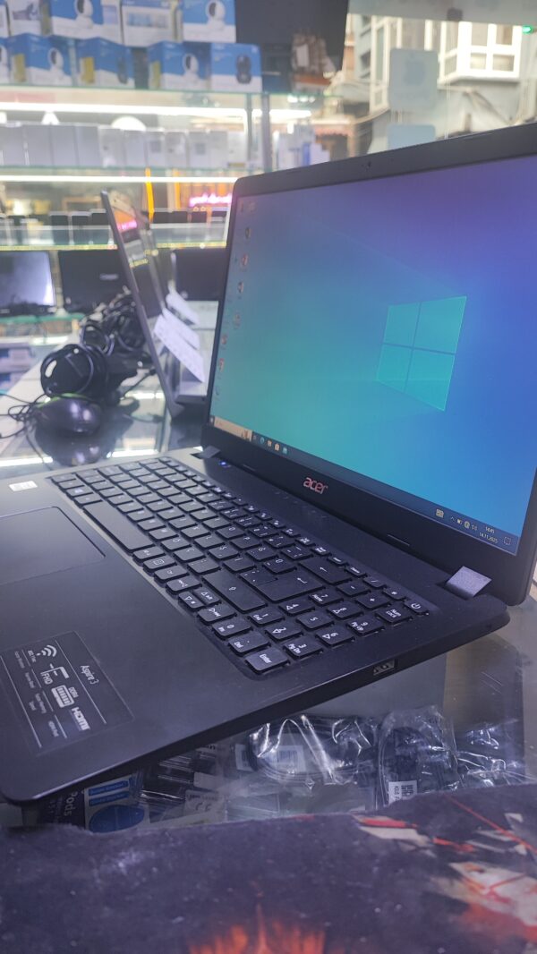 Acer i3-1005G1 1.40Ghz 8GB 256GB intel UHD